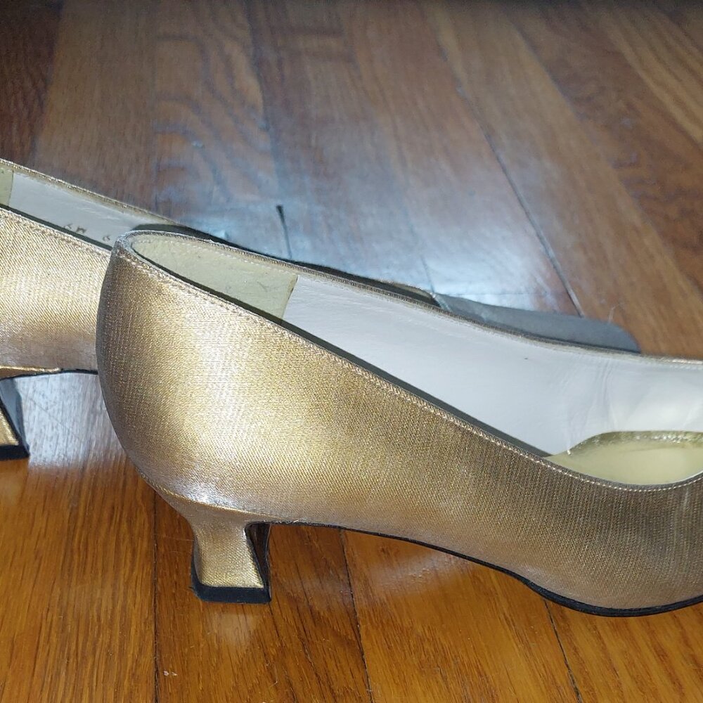 Stuart Weitzman Low Heel Shoes - image 7